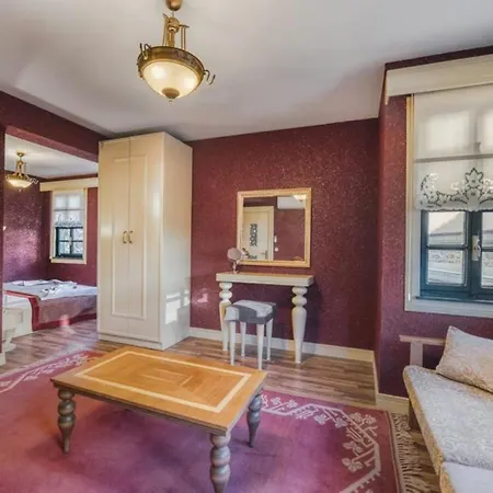 B&B Vibrant Located In Historical Area Surrounded By Nature *