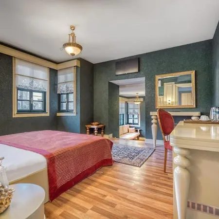 Vibrant Located In Historical Area Surrounded By Nature B&B *